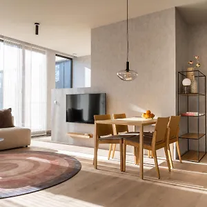 348 Short Appartement